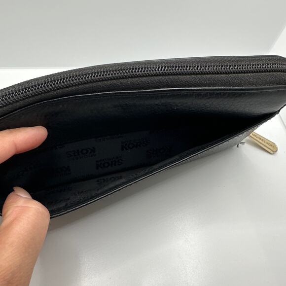 MICHAEL KORS Black Wallet - Picture 5 of 10
